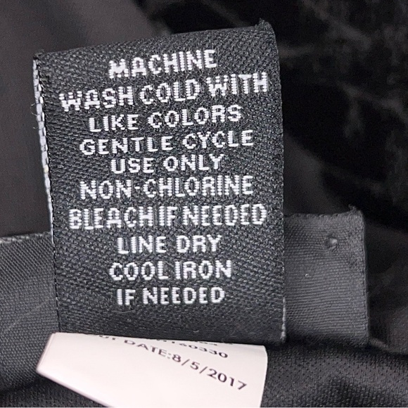 SIZE 12 TORRID 0 BLACK FLORAL VELVET ACCENT TANK SLEEVELESS FLOWY HALTER GOTH - Picture 14 of 14